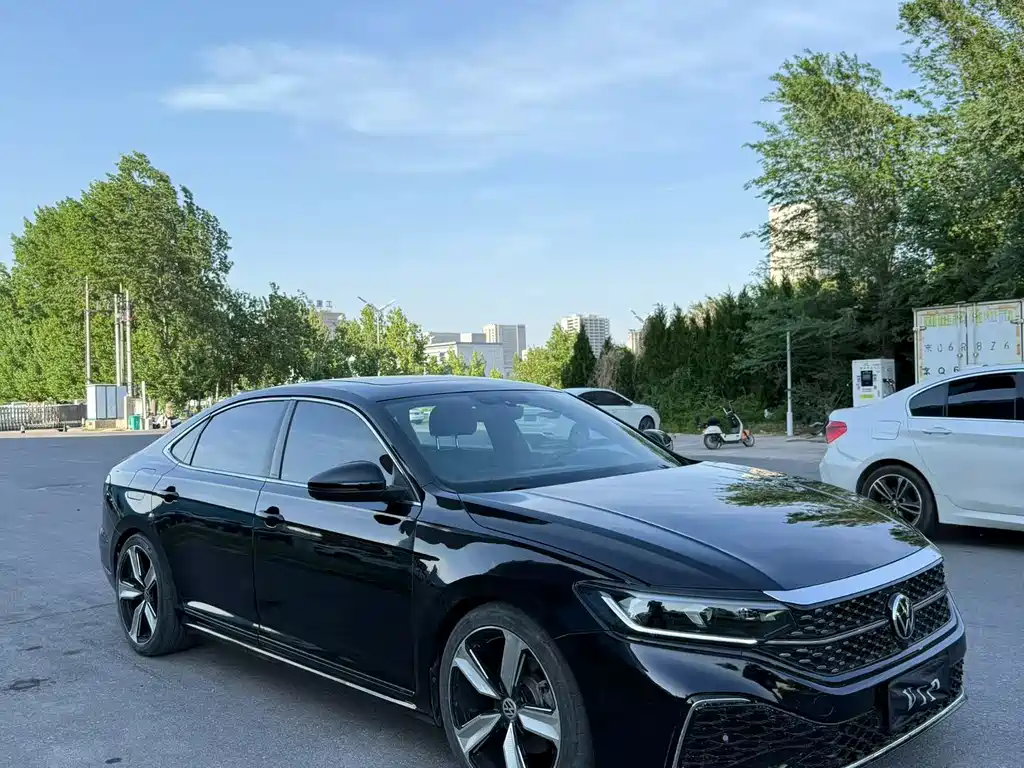 Volkswagen Passat 2024