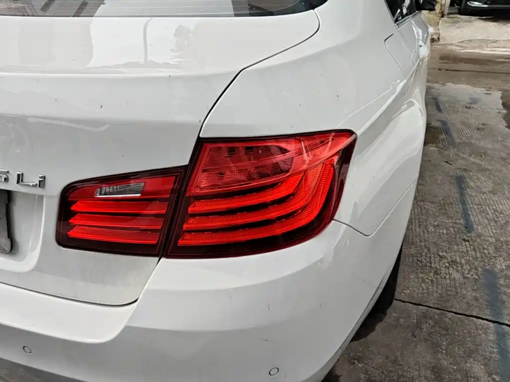 BMW 5 Series 2015 — фото 8
