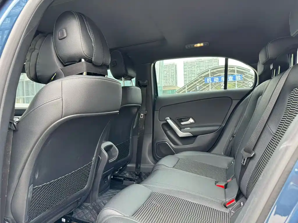 Mercedes-Benz A-Class 2023 — фото 6