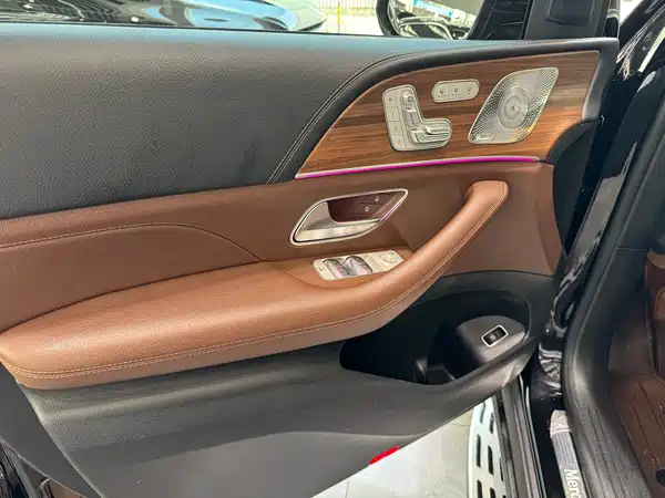 Mercedes-Benz GLS 2024