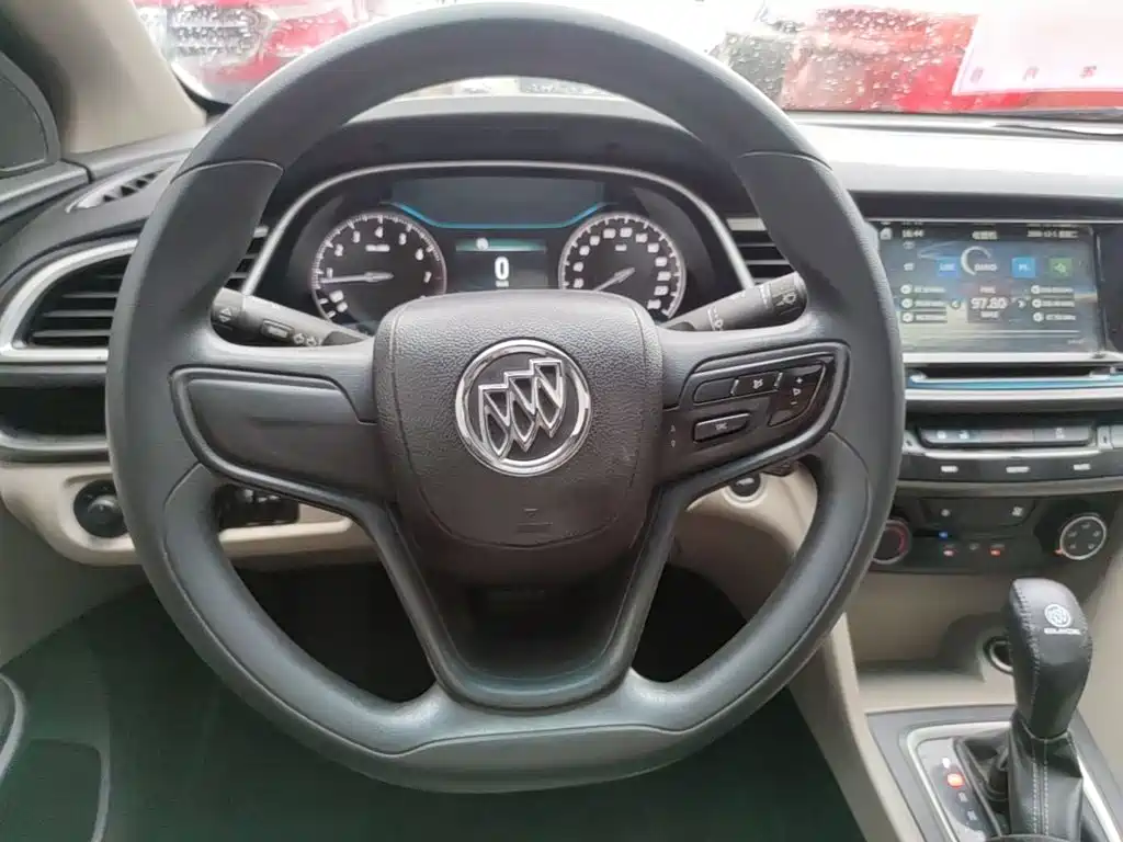 Buick Excelle 2016 — фото 11