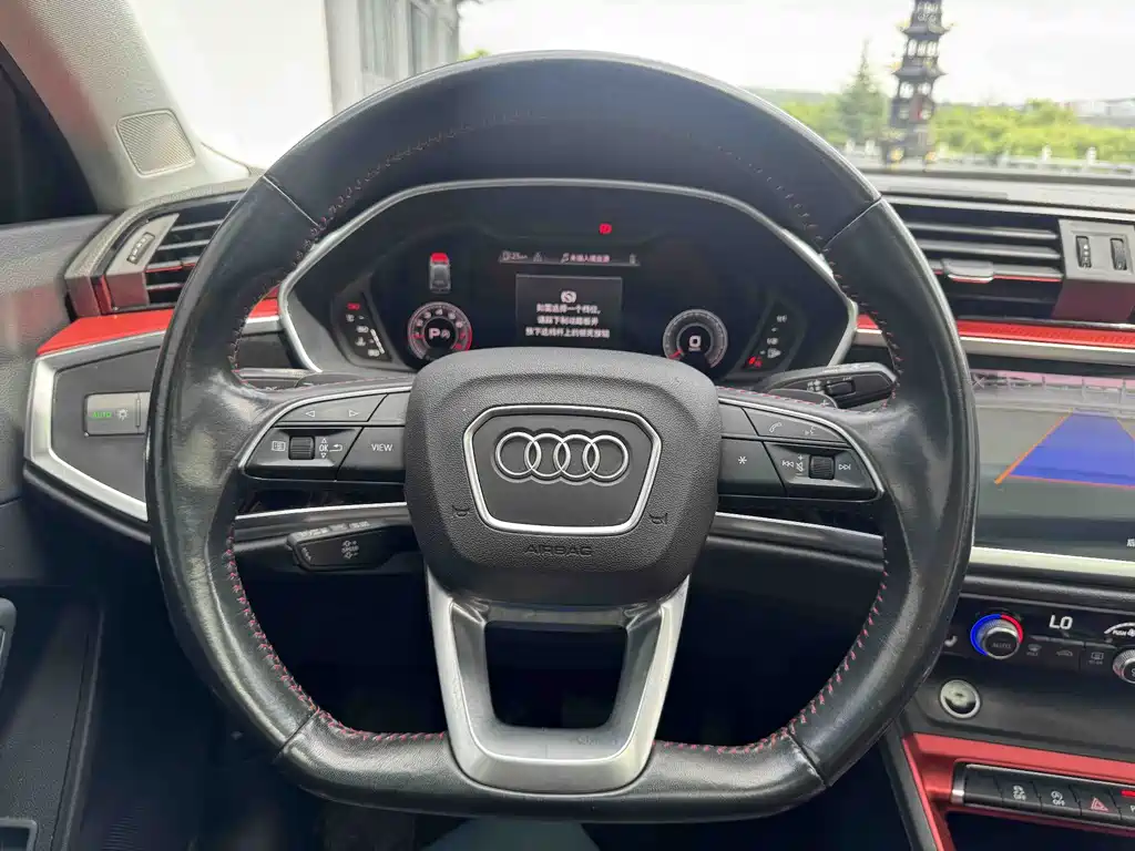 Audi Q3 2021 — фото 17