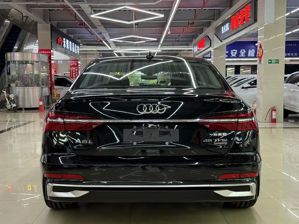 Audi A6L 2025 — фото 12