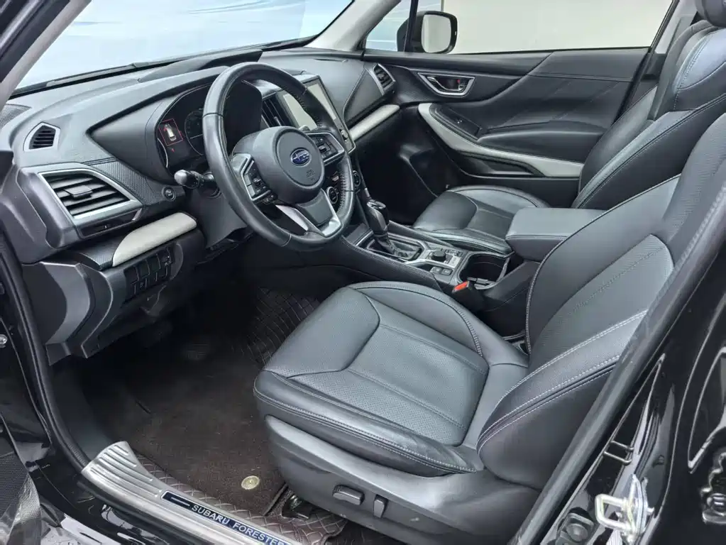 Subaru Forester 2022 — фото 10