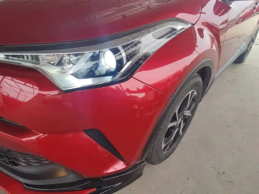 Toyota C-HR 2019 — фото 18