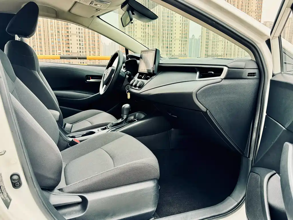 Toyota Corolla 2023 — фото 13