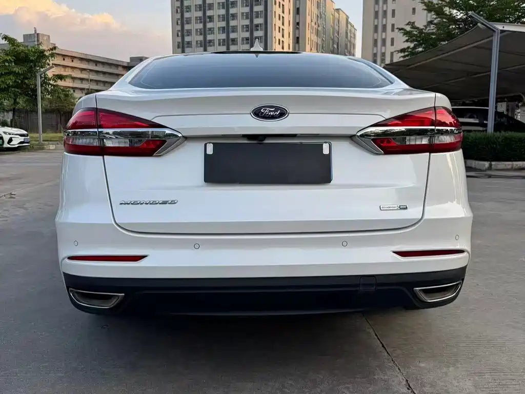 Ford Mondeo 2020 — фото 8