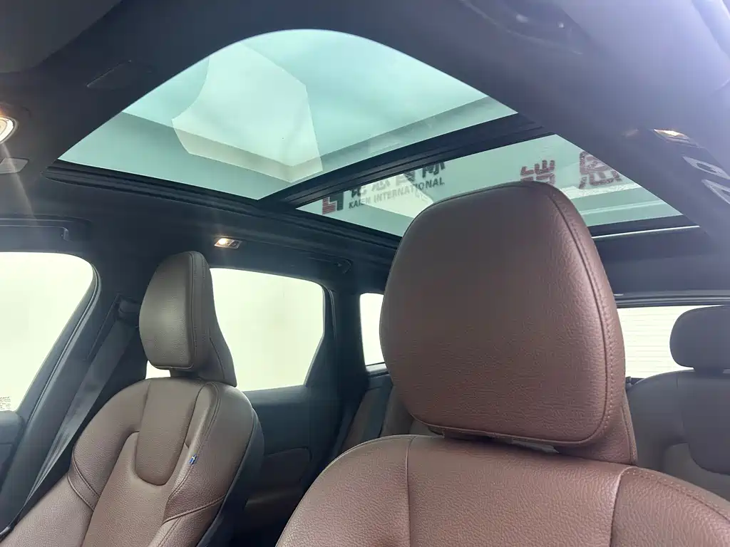 Volvo XC60 2021 — фото 20