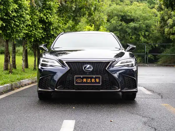 Lexus LS 2021