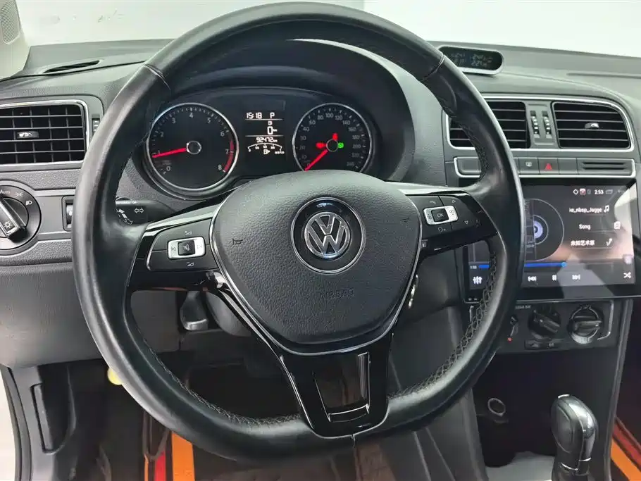 Volkswagen Polo 2017 — фото 15