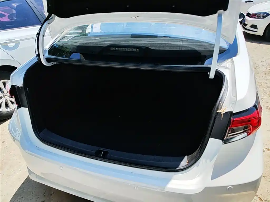 Toyota Corolla 2023 — фото 19