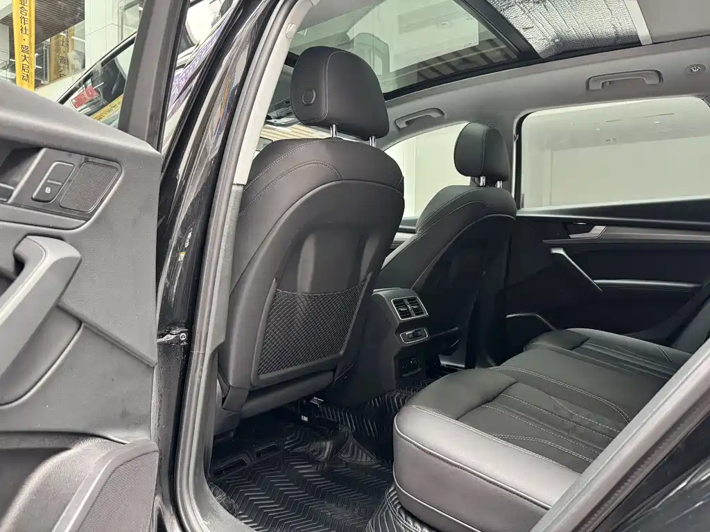 Audi Q5L 2022 — фото 14