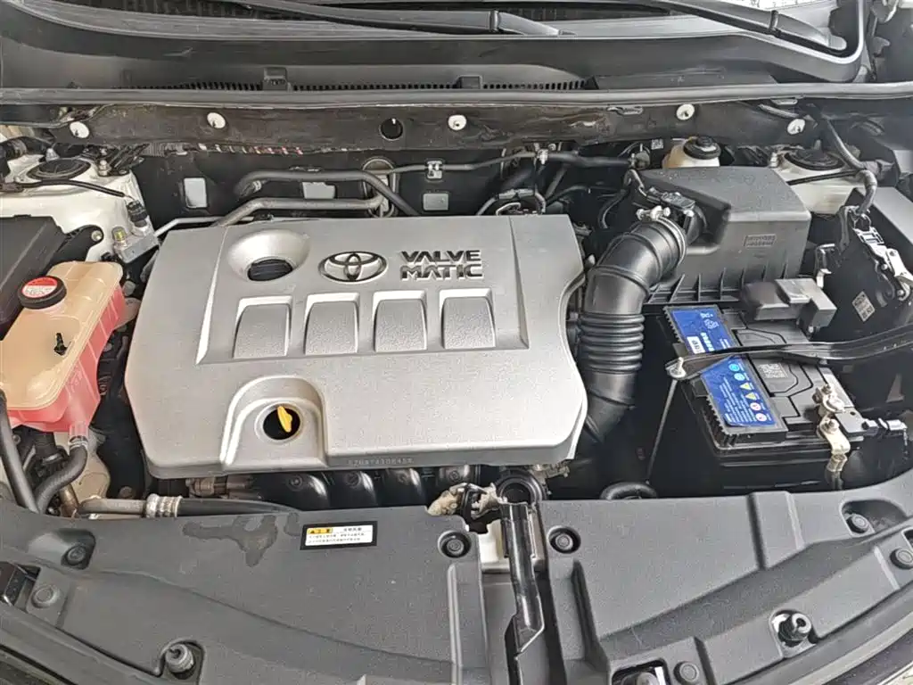 Toyota RAV4 2017 — фото 20