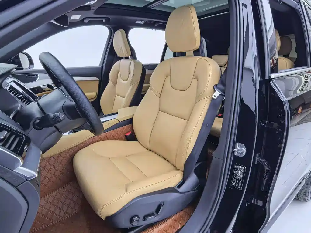 Volvo XC90 2017 — фото 19