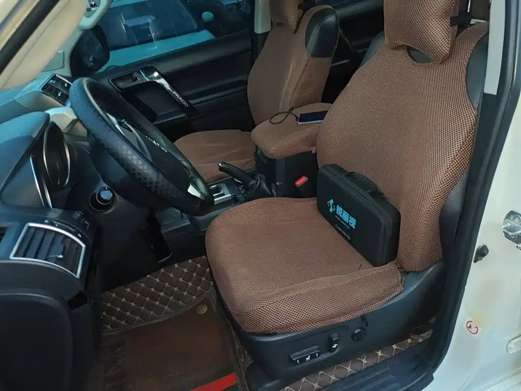 Toyota Prado 2017 — фото 16