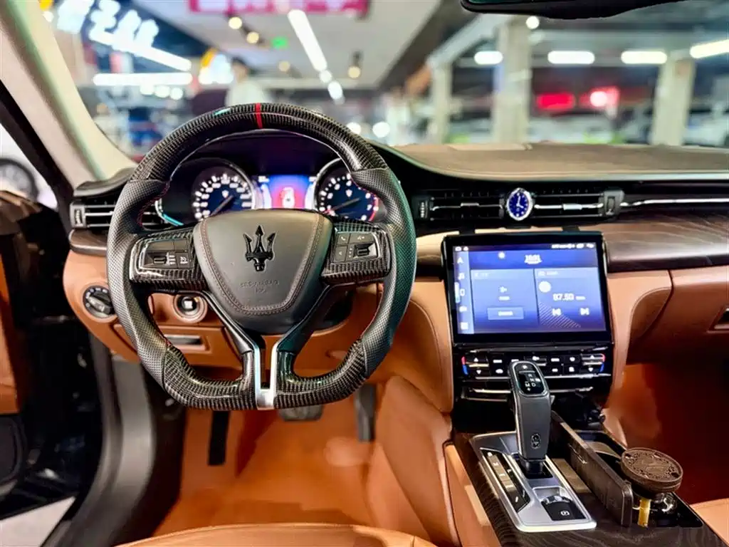 Maserati Quattroporte 2015 — фото 4