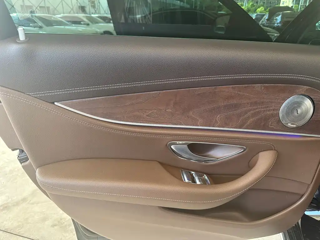 Mercedes-Benz E-Class 2020 — фото 18