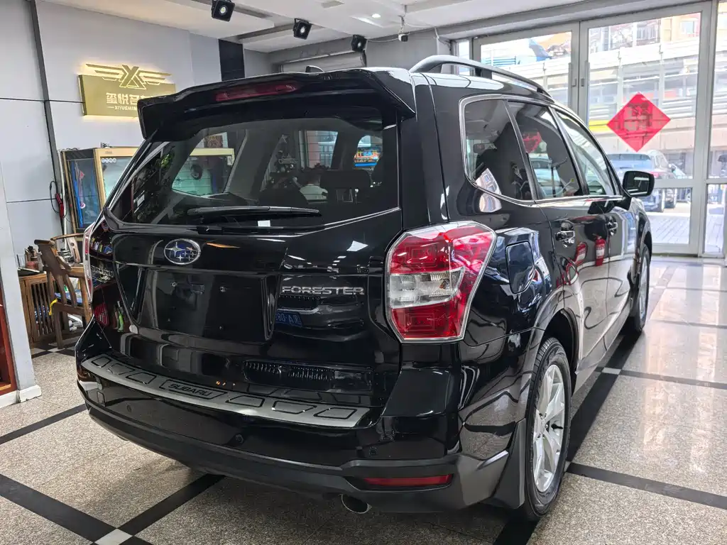 Subaru Forester 2014 — фото 4
