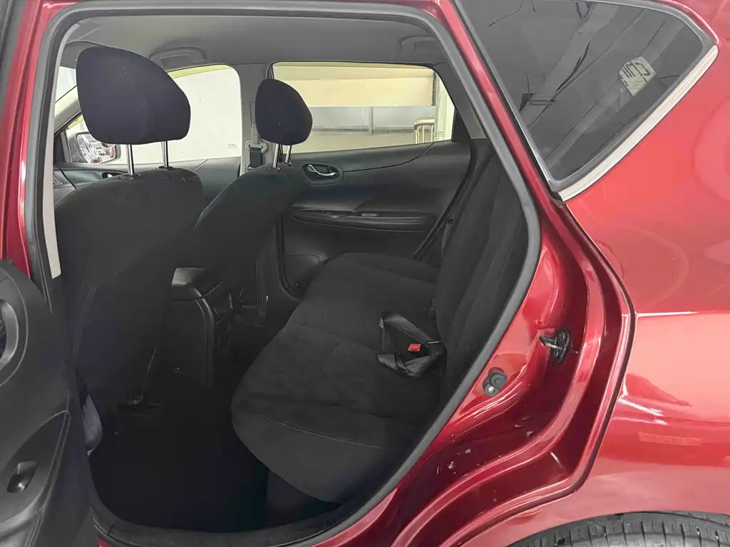Nissan Tiida 2014