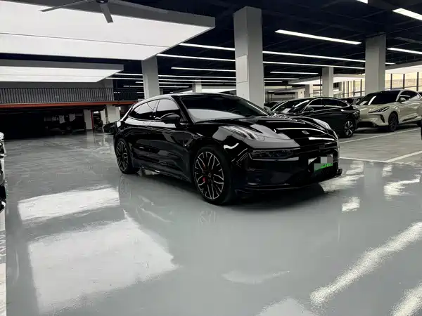 Zeekr 001 2023