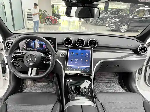 Mercedes-Benz C-Class 2023