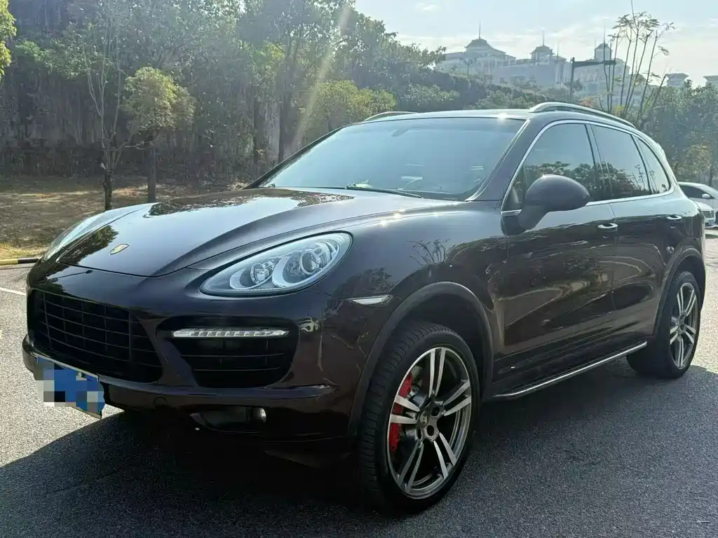 Porsche Cayenne 2011 — фото 1