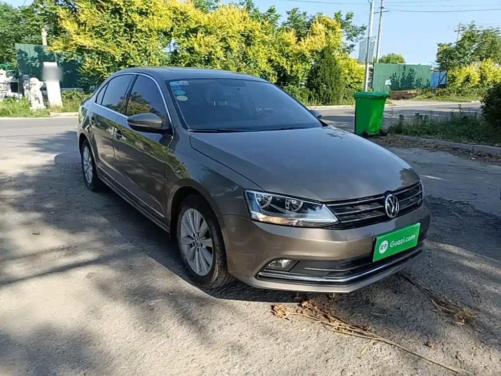 Volkswagen Sagitar 2016