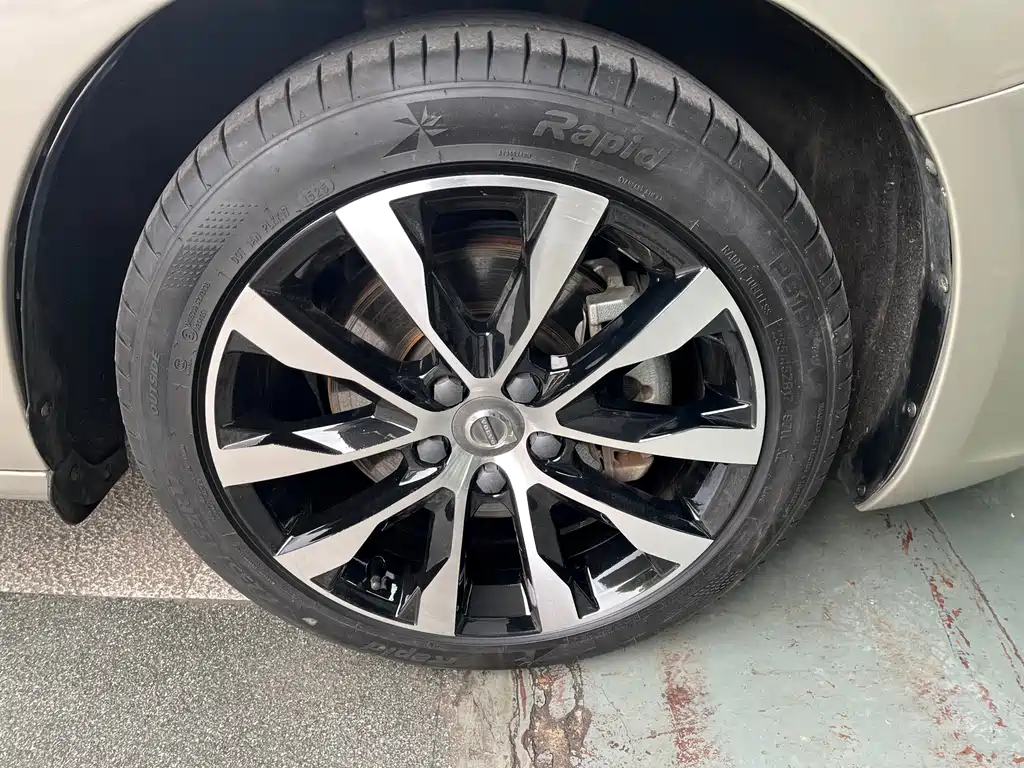Volvo S60 2019 — фото 14