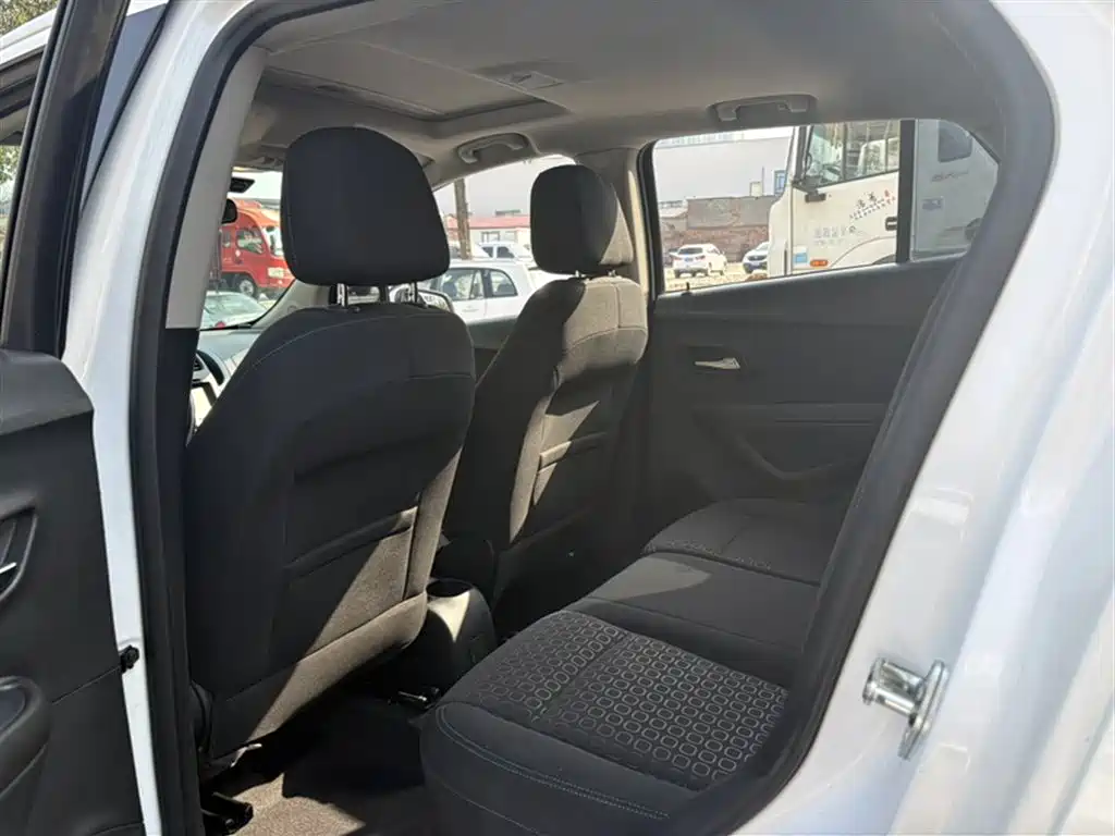 Chevrolet Trax 2015 — фото 21
