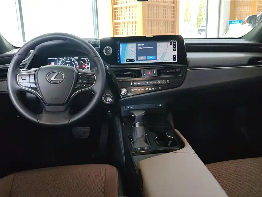 Lexus ES 2023 — фото 12