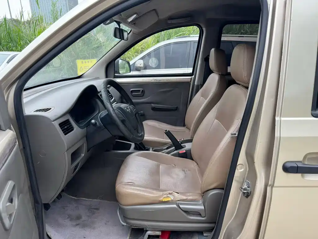 Wuling Rongguang V 2015 — фото 4