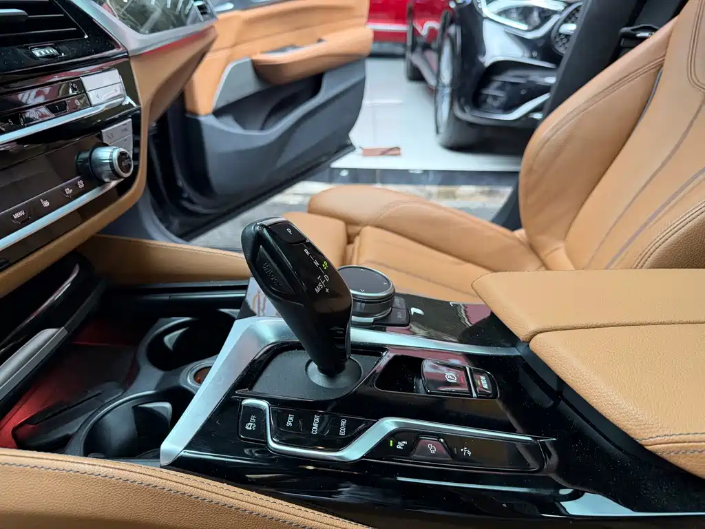 BMW 6 Series GT 2023 — фото 17