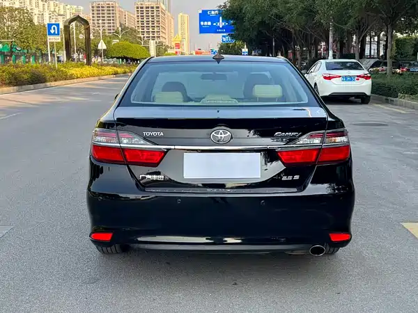 Toyota Camry 2015