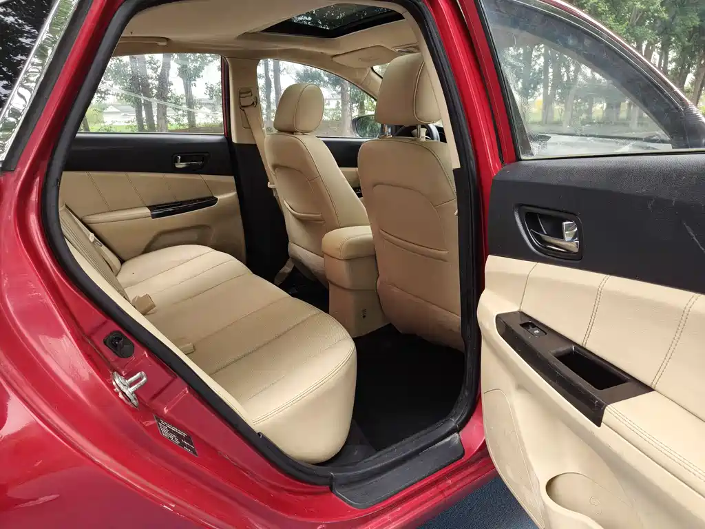 Changan Eado 2016 — фото 12