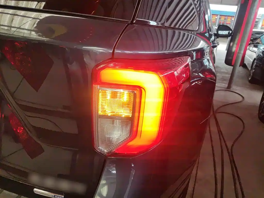 Ford Explorer 2021 — фото 24