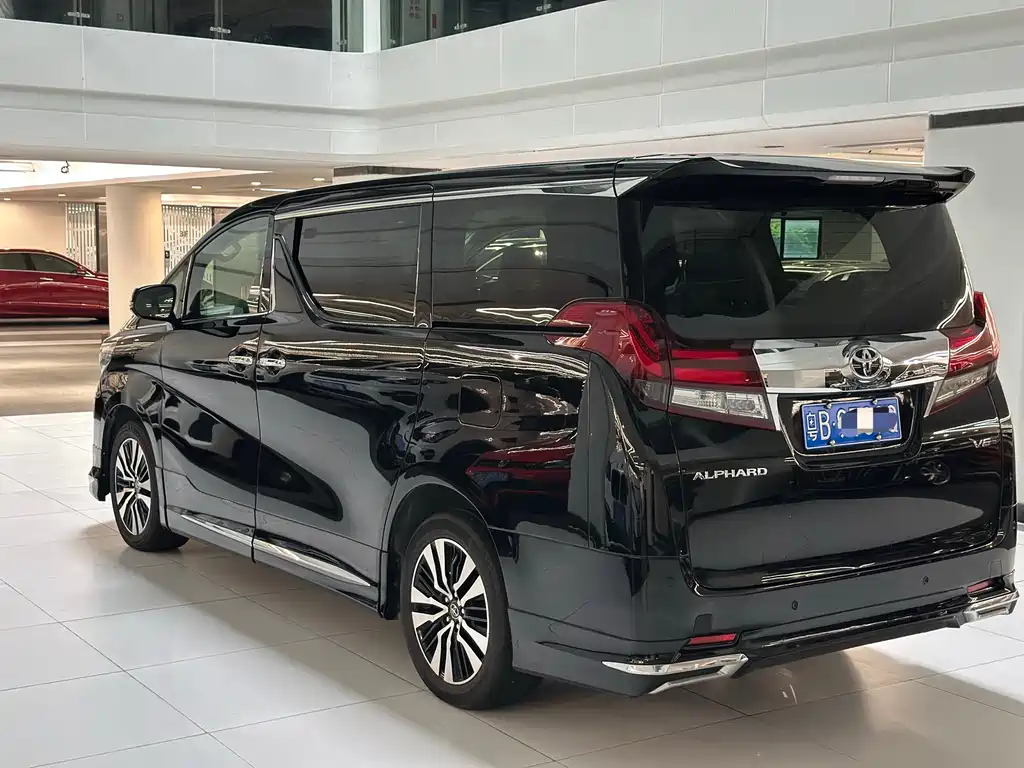 Toyota Alphard 2017 — фото 4