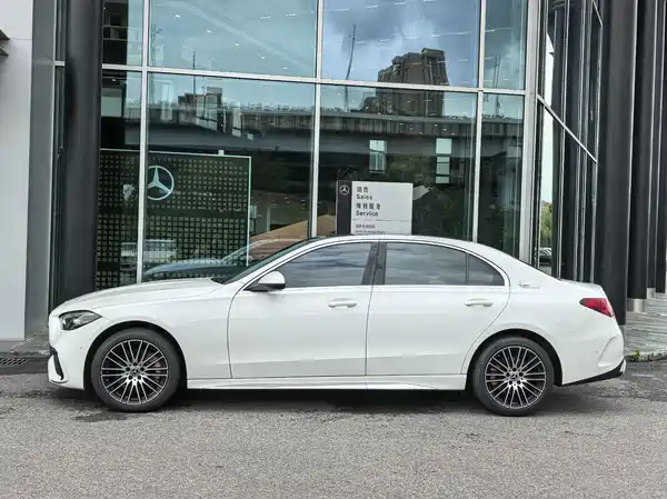 Mercedes-Benz C-Class 2024