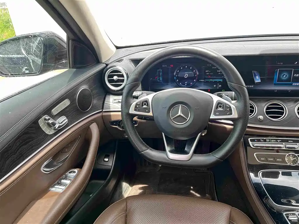 Mercedes-Benz E-Class 2017 — фото 9