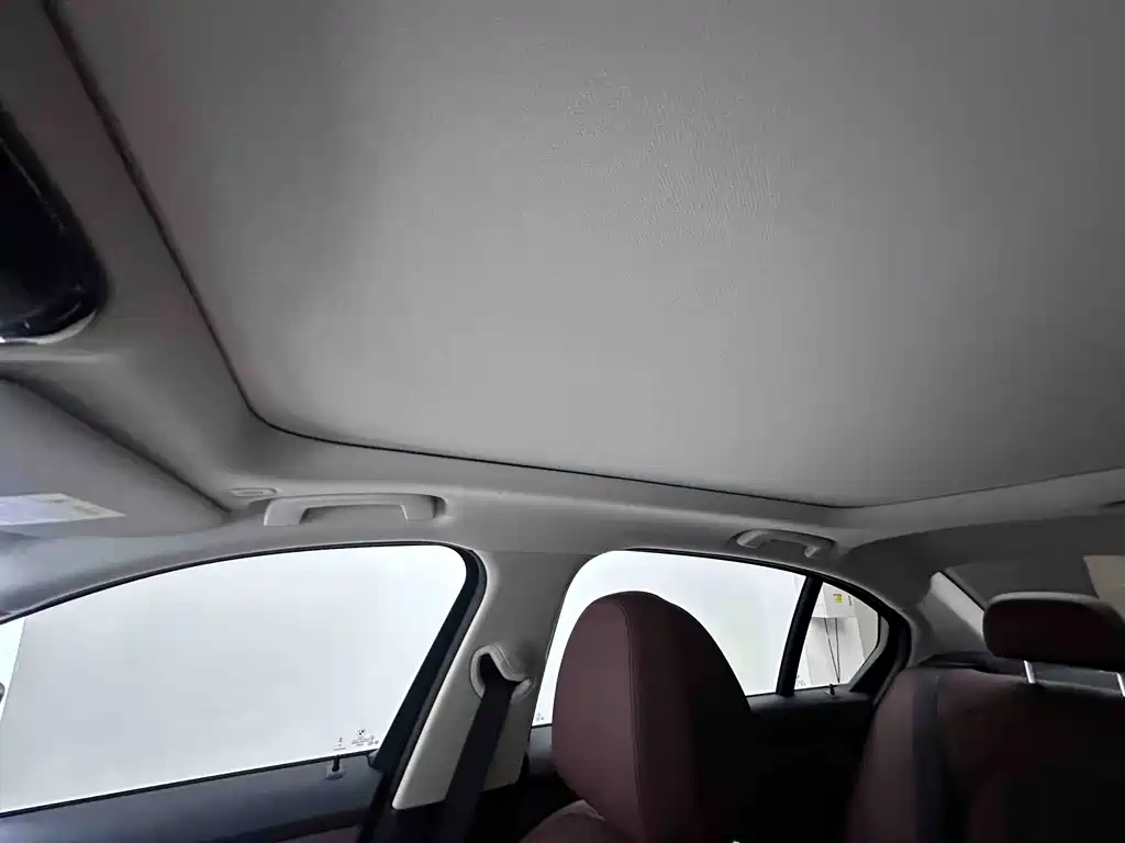 BMW 3 Series 2023 — фото 16