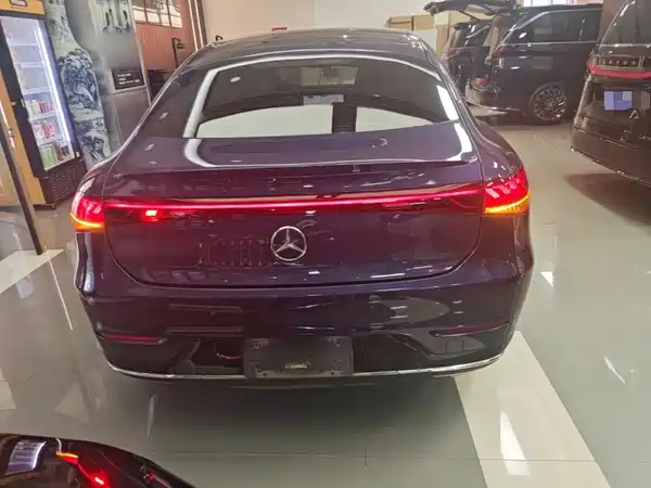 Mercedes-Benz EQS 2024