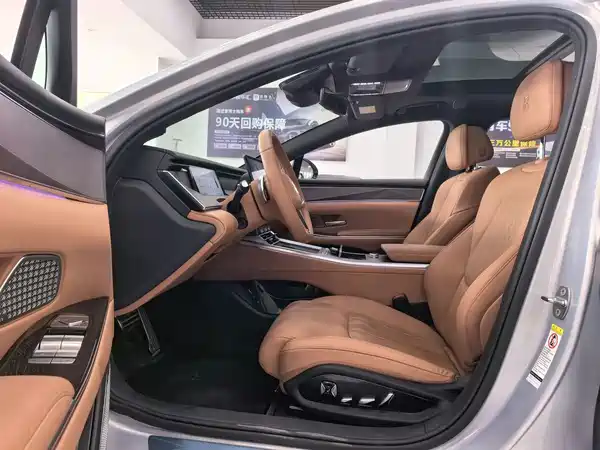 BYD Han L 2025