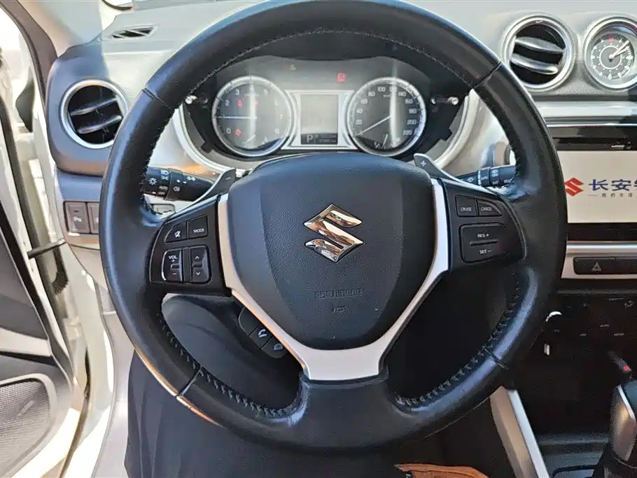 Suzuki Vitara 2016 — фото 15