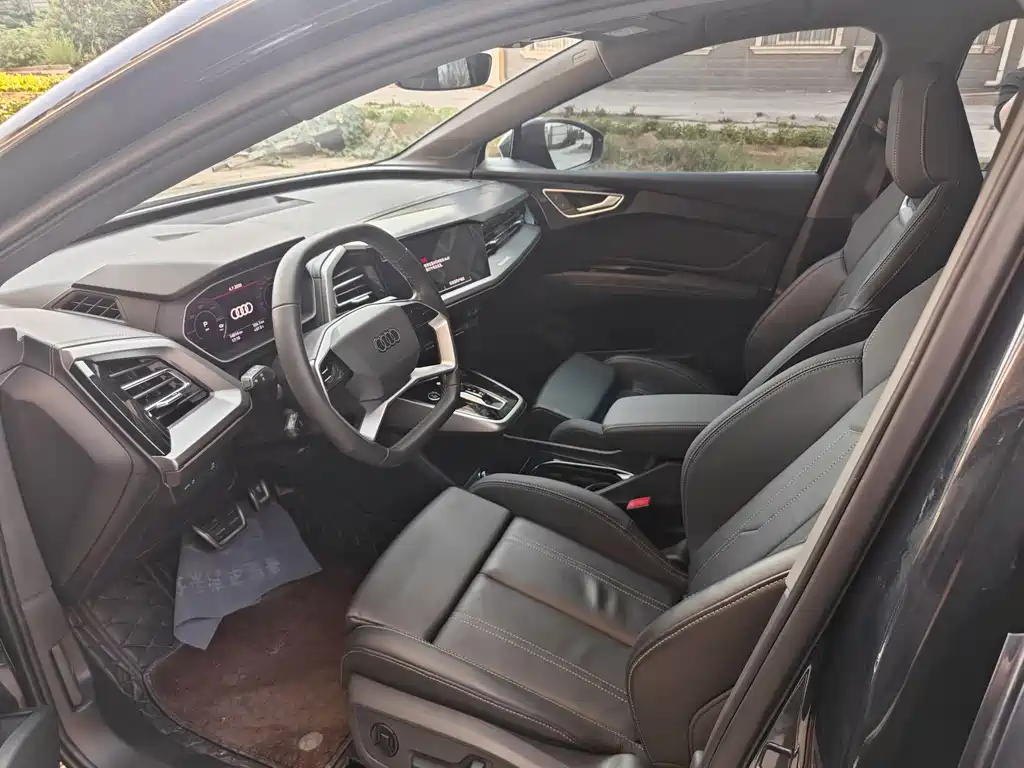 Audi Q4 e-tron 2024