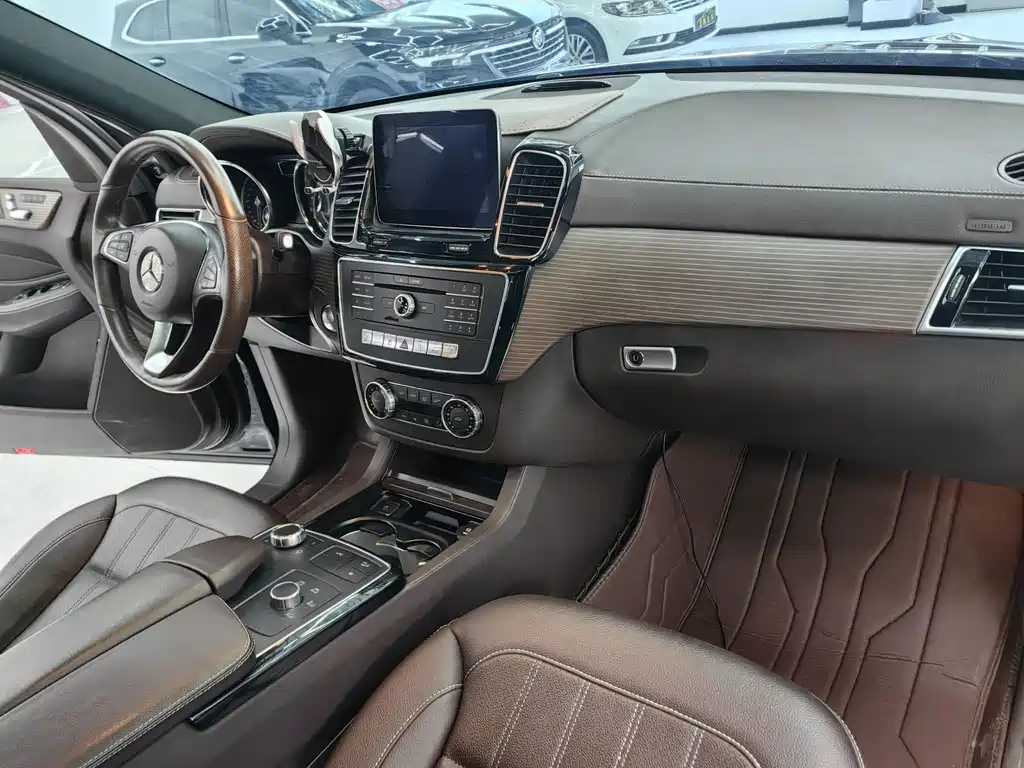Mercedes-Benz GLE 2018 — фото 13