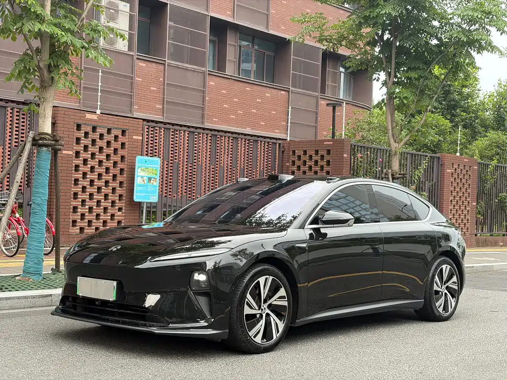 NIO ET5 2025