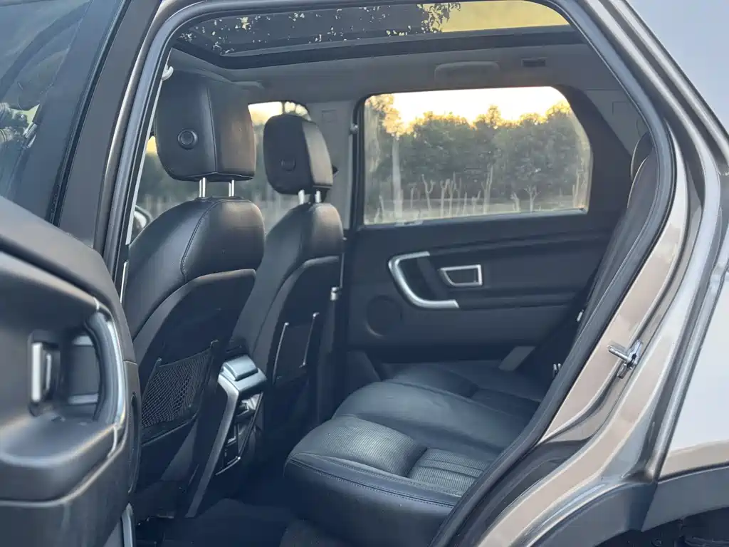 Land Rover Discovery Sport 2016 — фото 11