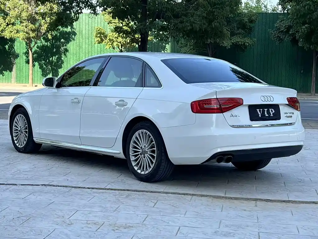 Audi A4L 2016
