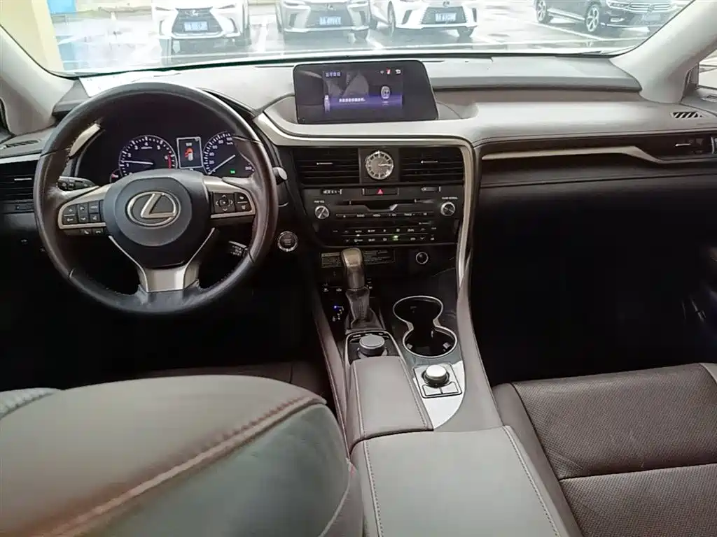 Lexus RX 2019 — фото 10