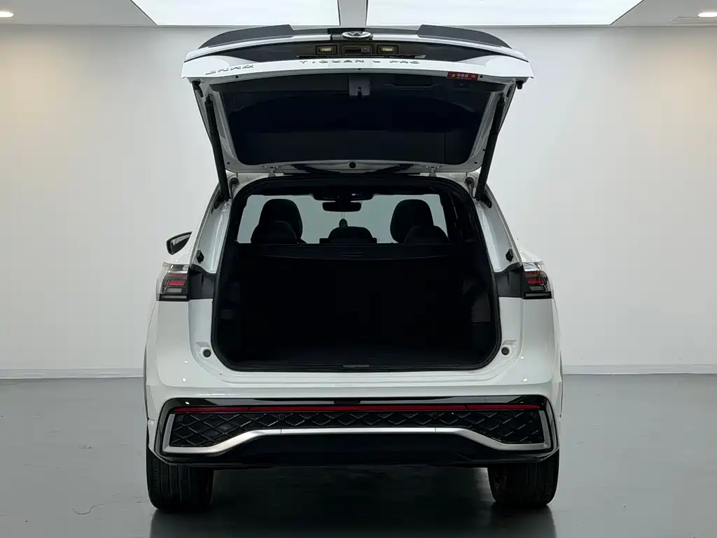 Volkswagen Tiguan L 2025 — фото 21