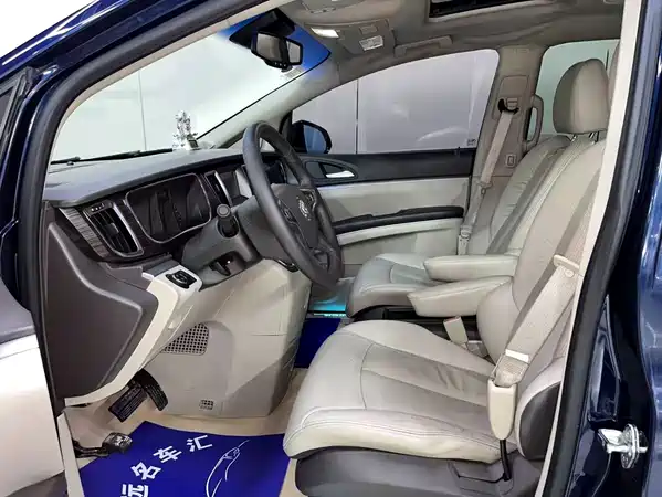 Buick GL8 2013